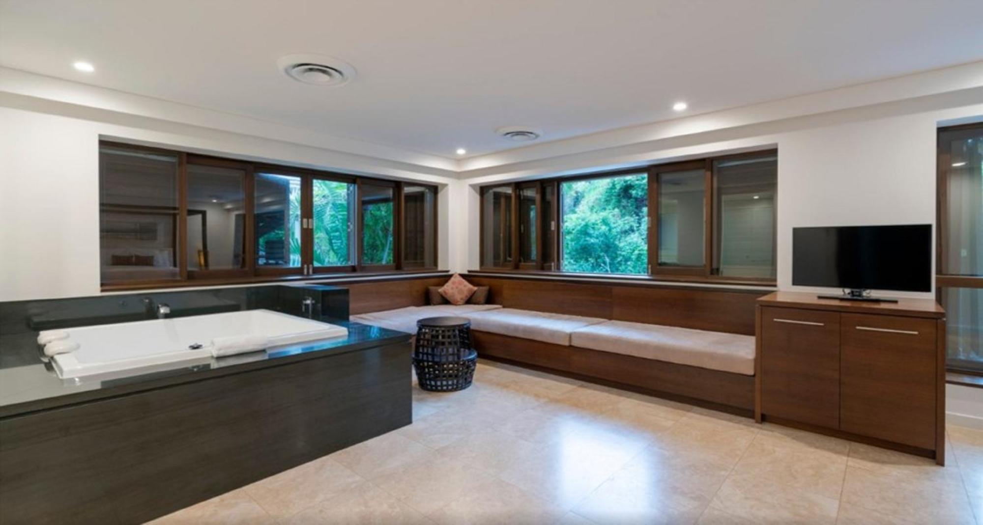 Luxury Apartments At Temple Resort And Spa Порт Дъглас Стая снимка